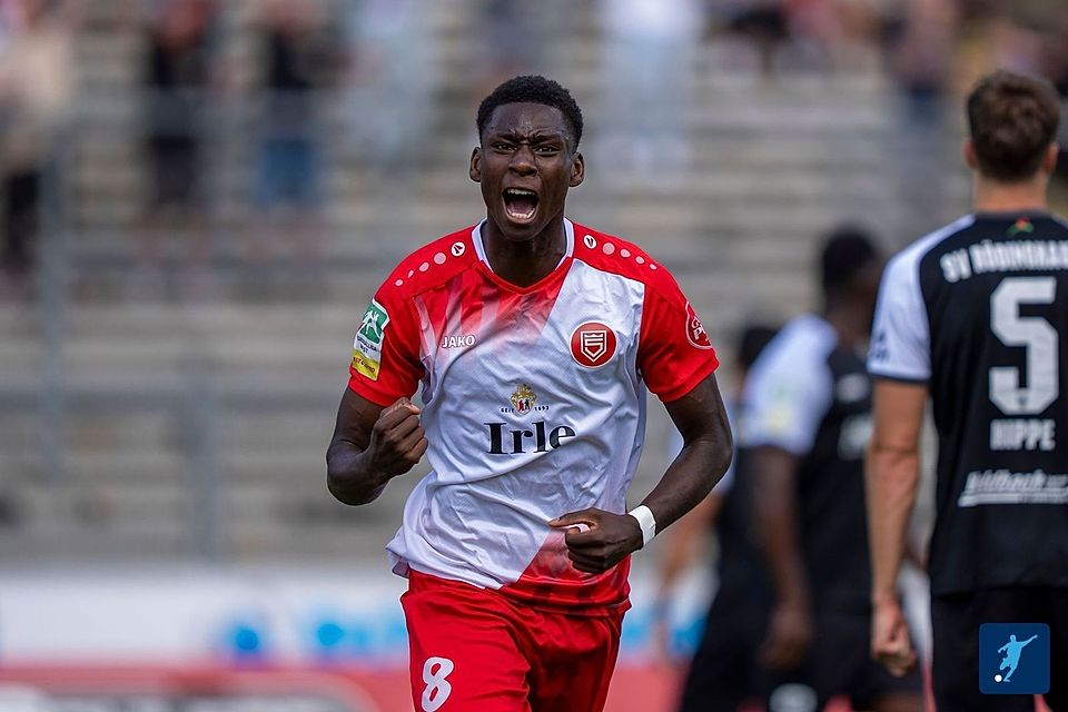 Verdiente Siegerfaust für die Sportfreunde.