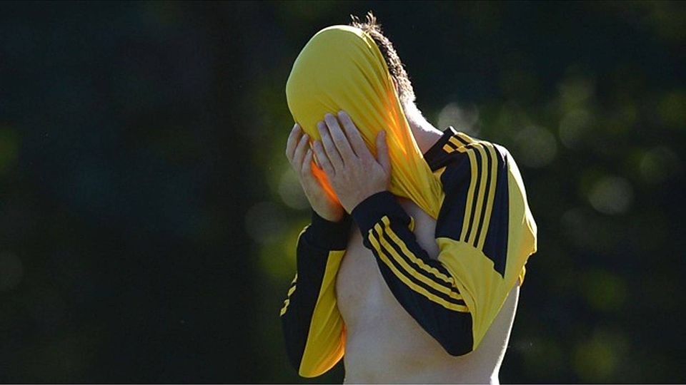 Jetzt bloß nicht verstecken. Die Hölzlebrucker Fußballer wollen gegen Obereschach ihr wahres Gesicht zeigen.  | Foto: Patrick Seeger