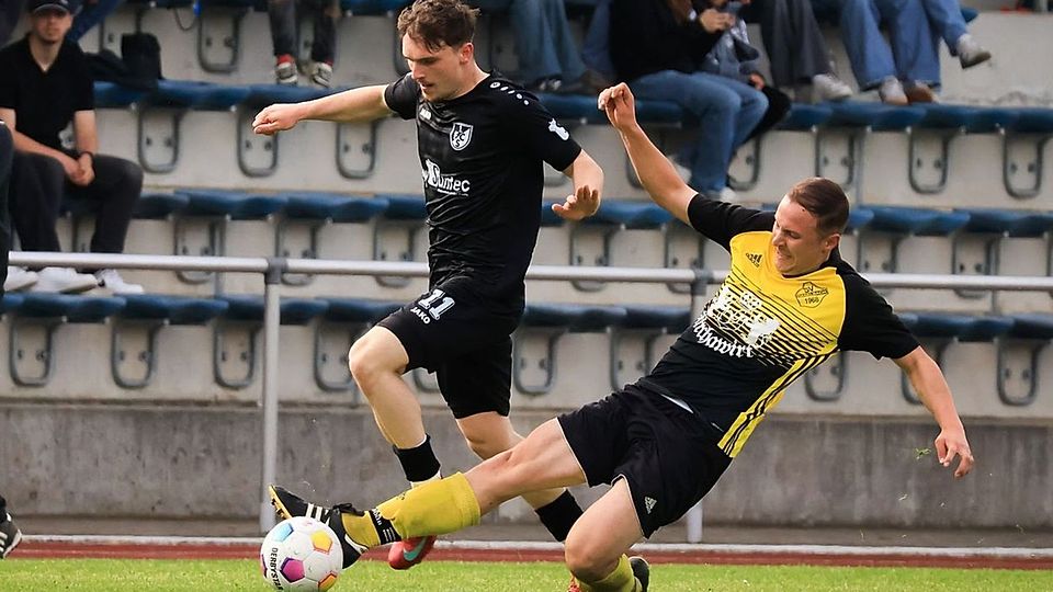 Der SV Haselbach (rechts) lieferte in Schwarzenfeld eine tolle Aufholjagd ab, muss aber trotzdem in die Abstiegs-Relegation.