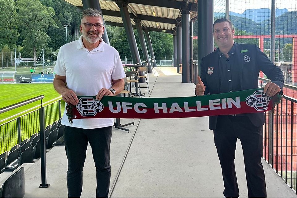 Uwe Wolf (li.) bei seiner Vorstellung in Hallein.