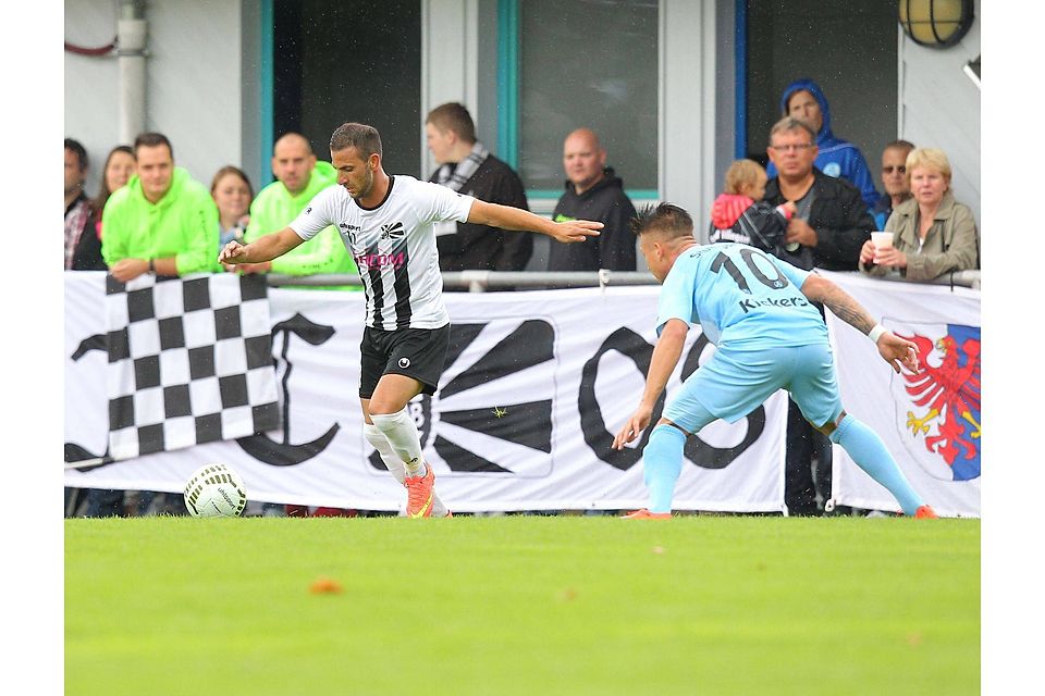 Gegen Villingen holten die Kickers auf der Waldau einen Punkt. In Nöttingen wartet zwar eine schwierige Partie auf die Kickers, trotzdem wollen sie auch dort punkten.F: Eibner