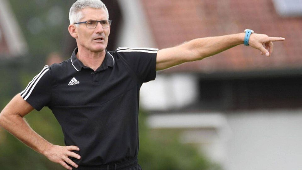 Will den SV Miesbach in die Bezirksliga dirigieren: Hans-Werner Grünwald.