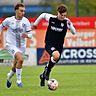 Velbert (in Weiß) bleibt Rödinghausen auf den Fersen.