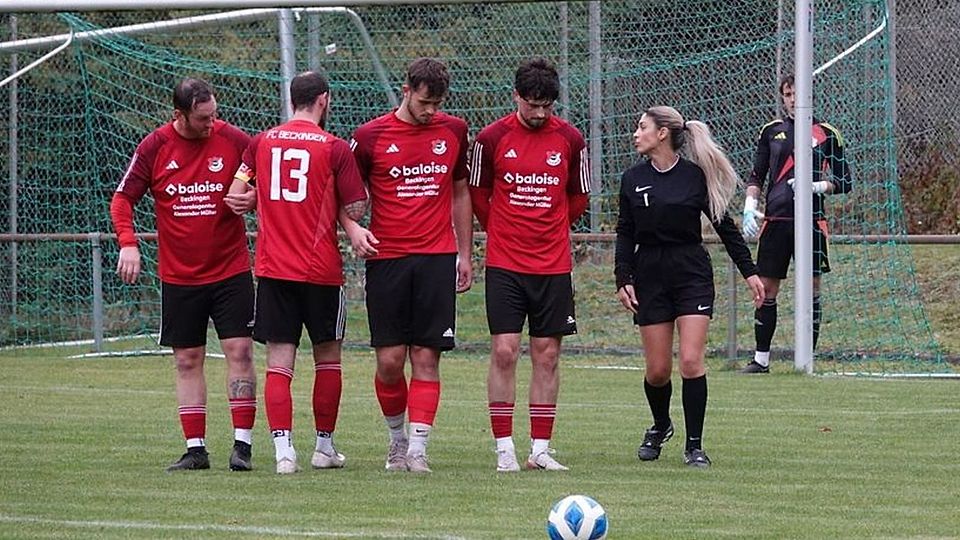 Die Mannschaft´des Tabellenführers aus Beckingen bleibt zusammen, wie die Mauer beim 4:2-Auswärtssieg gegen die Zweite des FC Reimsbach Mitte Oktober 2025