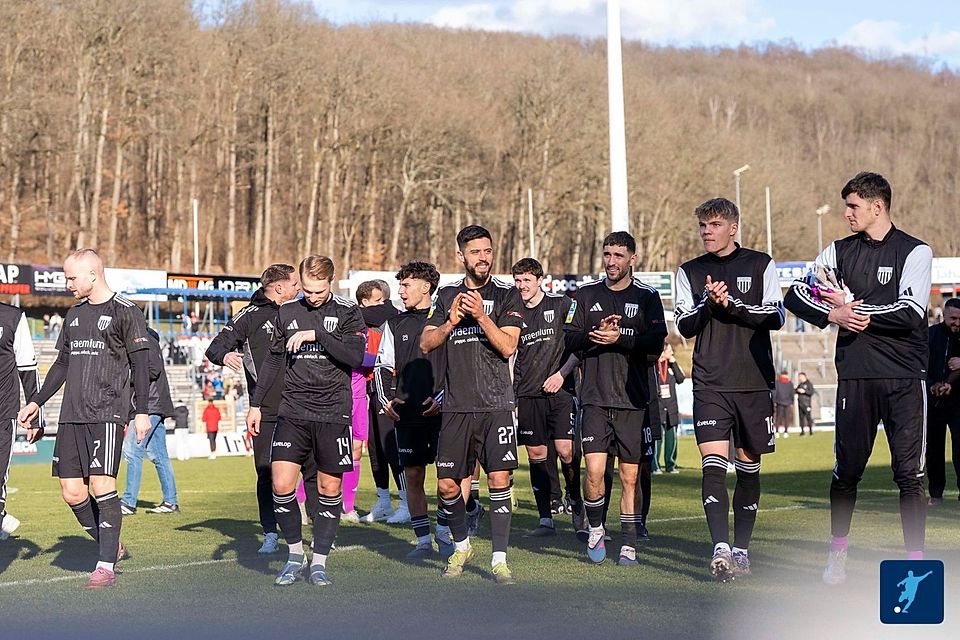Der 1. FC Bocholt kann mit seinen Fans feiern. Der 1. FC Bocholt kann mit seinen Fans feiern.