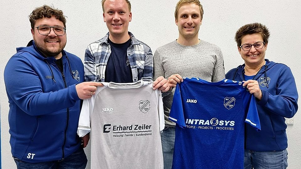 Die Oberglaimer Verantwortlichen mit den beiden künftigen Coaches Sebastian Lackermeier (zweiter von rechts) und Christian Kurzka (zweiter von links) 