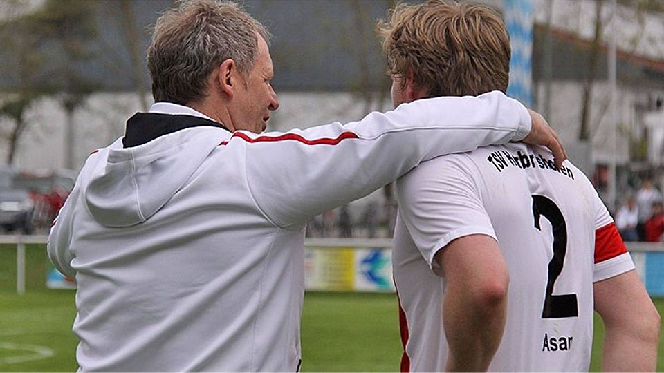 Sieben Spieltage vor Saisonende musste sich Jürgen Zeche beim TSV Herbertshofen von seinen Spielern verabschieden.  Foto: Karin Tautz