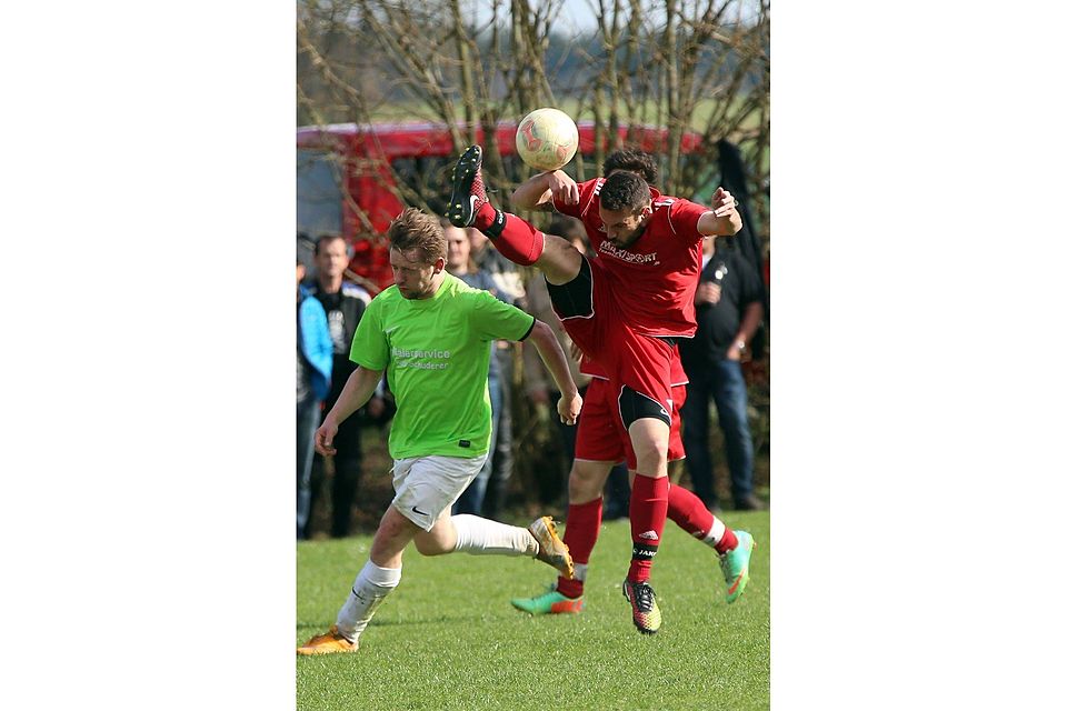 Oberpfraundorf hat die Top-Spiel-Niederlage verkraftet und ist wieder auf Platz 2. F: Brüssel