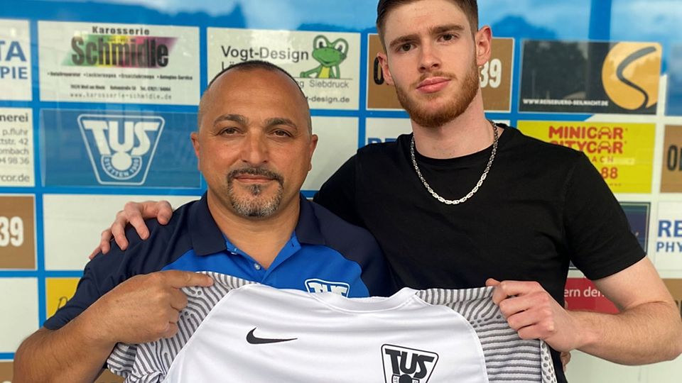 TuS-Sportchef Franco Viteritti (links) und Neuzugang Pietro Sucameli | Foto: Verein
