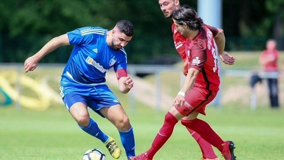 Nimmt es auch mit zwei Gegenspielern auf. Strausbergs Captain Wael Karim wechselt zum BFC Dynamo. Foto: Kay Harzmann