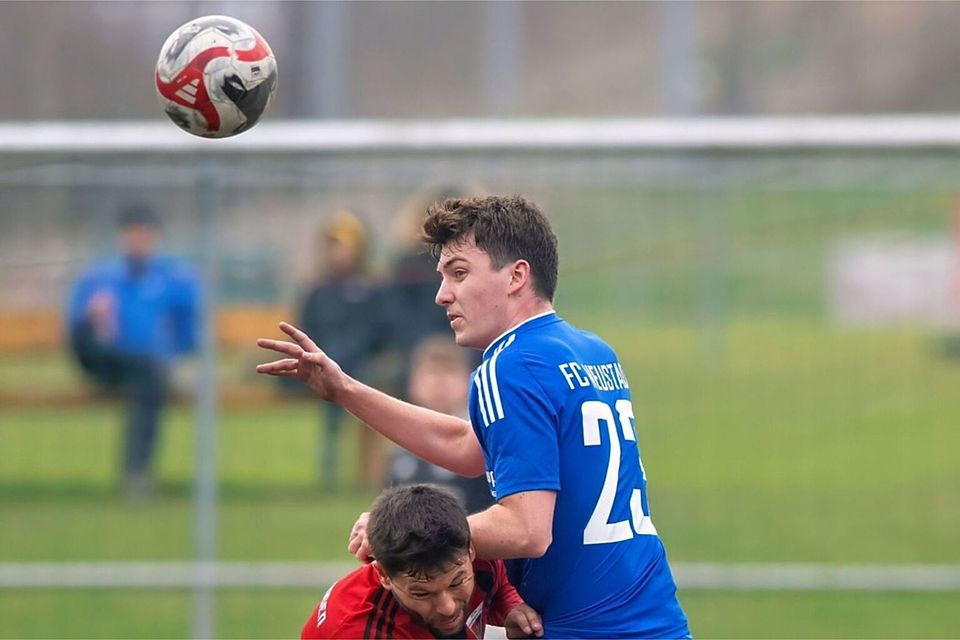 Neustadts Spieler Niklas Waldvogel (rechts) dürfte sich auch gegen Gutmadingen in jeden Zweikampf reinschmeißen. Neustadts Spieler Niklas Waldvogel (rechts) dürfte sich auch gegen Gutmadingen in jeden Zweikampf reinschmeißen.