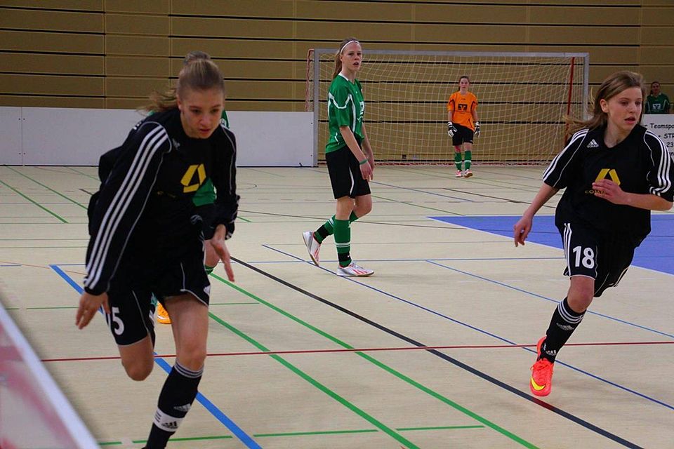 Stürmen ins Halbfinale: Die U15-Juniorinnen des 1. FFC Frankfurt. Foto: Hannelore Wagner.