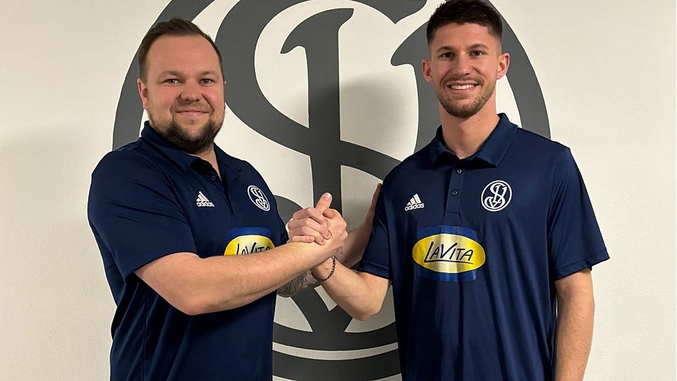 SpVgg-Manager Max Maier (li.) mit Neuzugang Marcel Müller