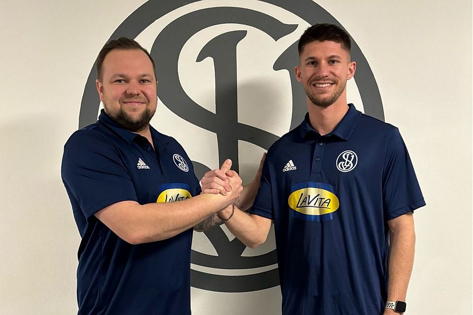 SpVgg-Manager Max Maier (li.) mit Neuzugang Marcel Müller