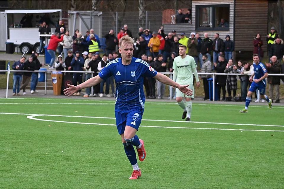 Mats Henke (Rotenhof) bejubelt seinen 2:2-Ausgleichstreffer. 