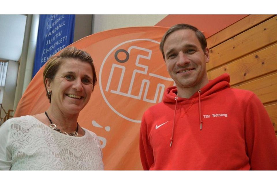 Karin Rasch-Boos (links) und Thomas Zech erhalten für die Organisation des Turniers viel Lob. klei