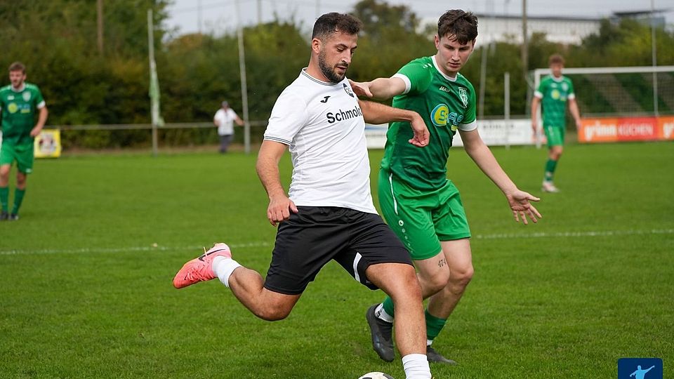 Der FC Freiburg-St. Georgen (grüne Trikots) konnte gegen den FC Emmendingen einen Zähler retten. Die Partie endete 3:3.