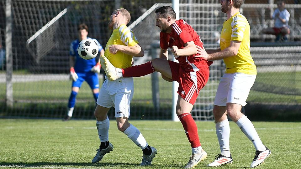 25.04.2026, SV Münsing - Peiting, LUIS HIRN, FLORIAN MEIER, JOHANNES GEBEL,  Foto: Hans Lippert