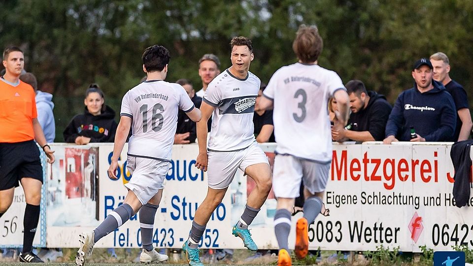 Dorian Miric (Mitte) wird in der kommenden Saison im Trikot des SV Zeilsheim auf Torejagd gehen.
