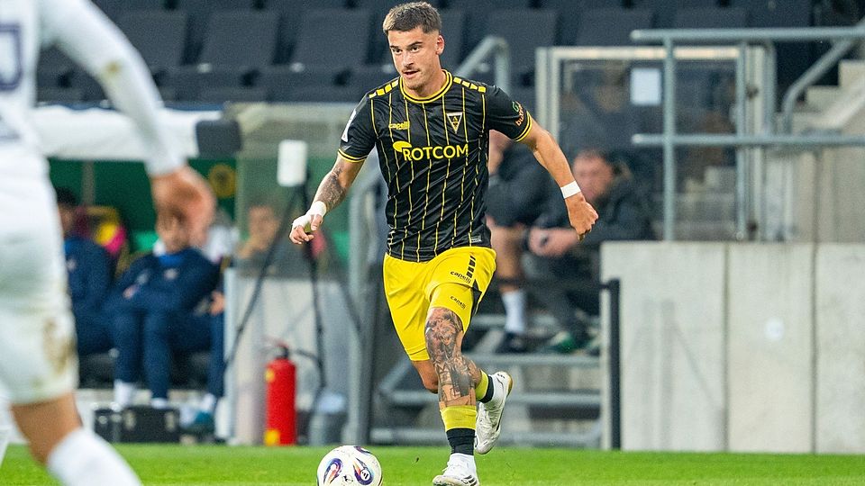 Niklas Castelle, langjähriger Spieler des VfL Senden und hier im Trikot von Alemannia Aachen, ist Profi geworden.