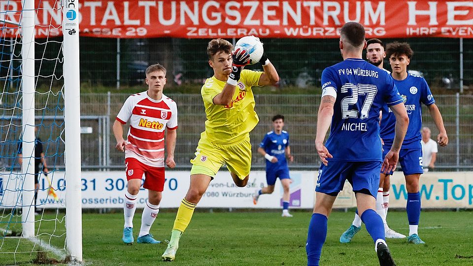 Feierte am Dienstag sein Bayernligadebüt für den SSV Jahn II: Nachwuchskeeper Justin Bartl.