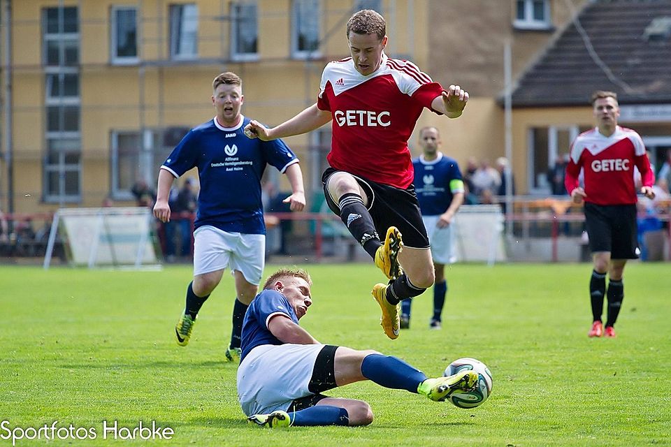 Überspringt Zerbst (in rot) im Derby die Hürde Nedlitz?   F: Harbke