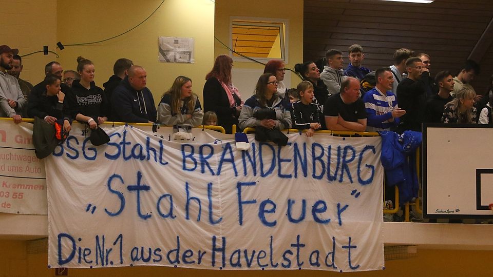 Fantastische Unterstützung: Stahl Brandenburg nimmt wieder kräftig Fahrt auf, auch von den Rängen wie hier beim Hallencup in Kremmen.