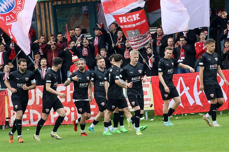 Der TSV Buchbach steht vor einem Endspiel um den Klassenerhalt gegen Aubstadt. Die Elf von Aleksandro Petrovic ist dennoch auf Schützenhilfe der Bayern Amateure angewiesen, die gegen Bamberg spielen.