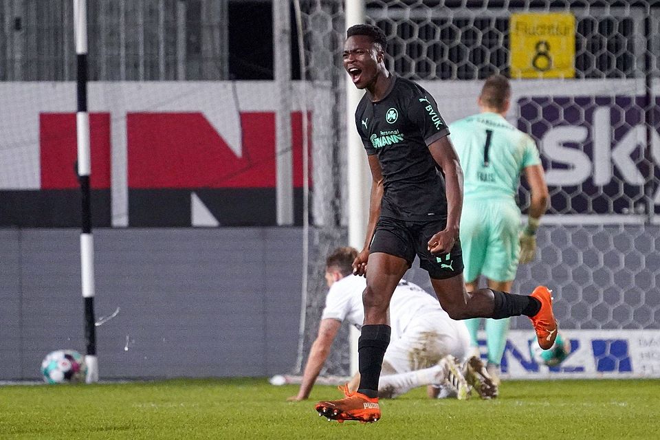 Raus mit der Freude: Dickson Abiama bejubelt seinen ersten Treffer in der 2. Liga.
