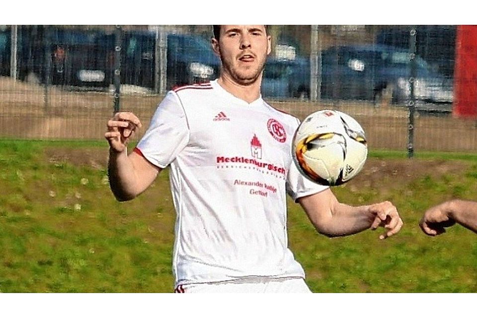 Bleibt: Mittelfeldspieler Finn Lühr zieht von Hamburg nach Kiel um und wird damit auch nächste Saison im Trikot des Gettorfer SC spielen. Foto: Pil