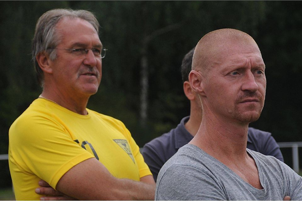 Trainer Mike Zimmermann (FV Haaren) hier mit Torwarttrainer Franz-Martin Stenten