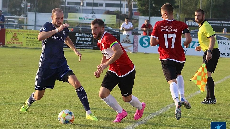 Jannik Schneider (links) läuft künftig für den ASV Neumarkt auf.