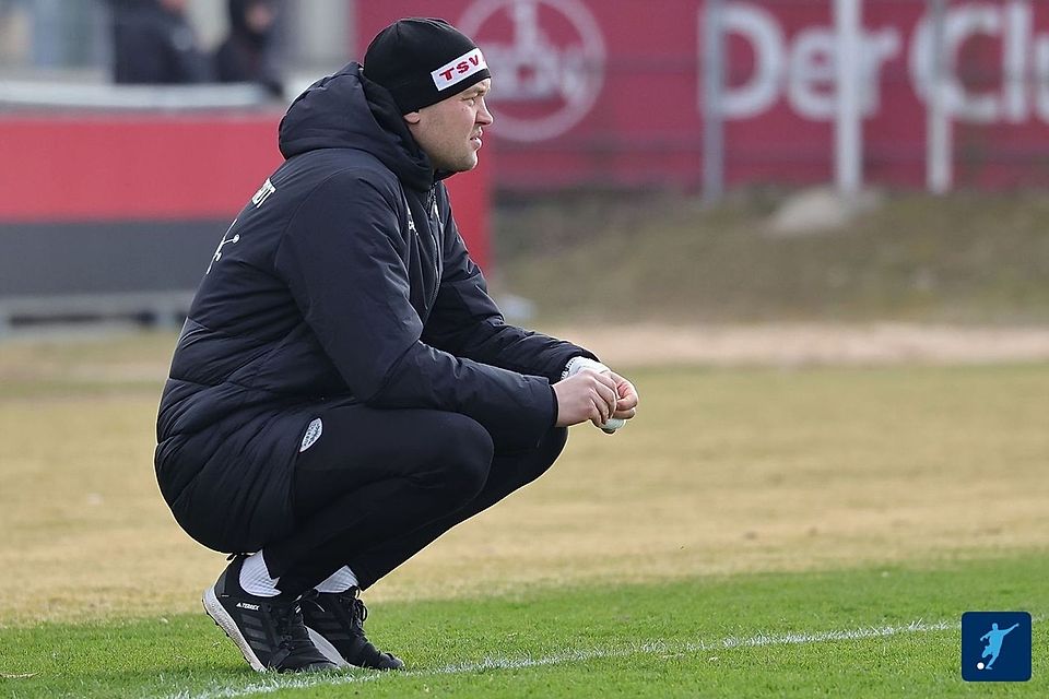 Skeptischer Blick: Julian Grells Aubstädter kommen nach der Winterpause nicht in Tritt und befinden sich wieder voll im Kampf um den Klassenerhalt.