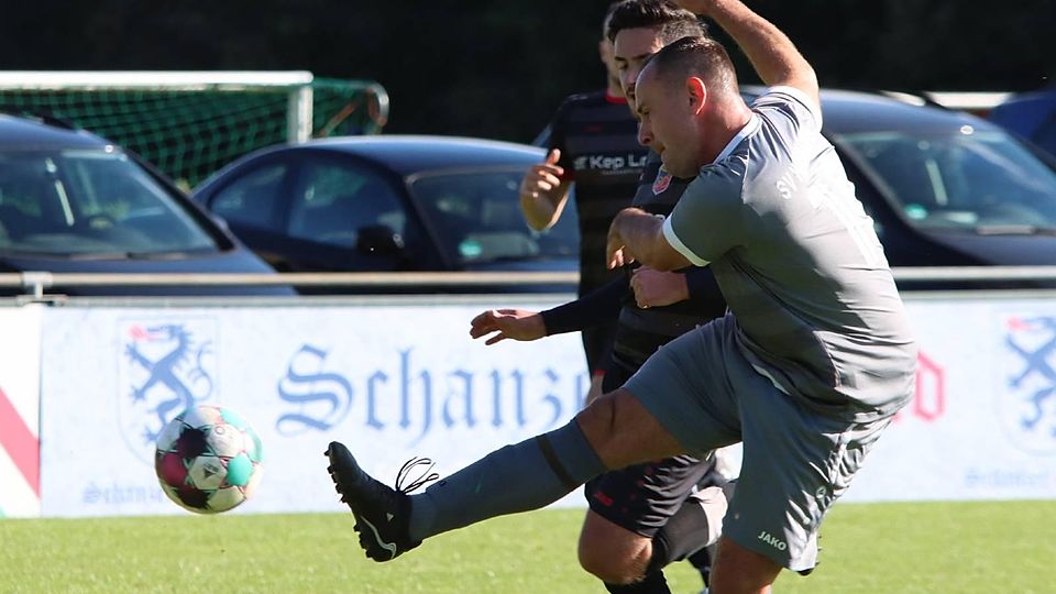 Satter Schuss: Marcus Malle erzielt das zwischenzeitliche 1:0 für den SV Hohenkammer – sein 15. Saisontor.