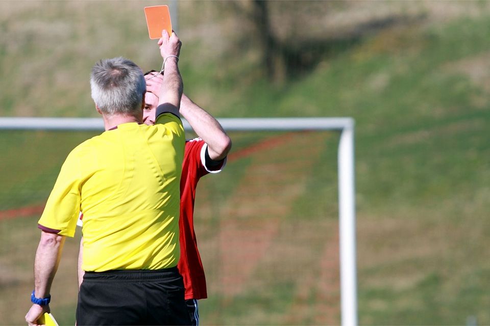 Wer waren die fairsten und wer die unfairsten Teams laut Fairnesstabelle von Mittelrheinliga bis Bezirksliga? Wer waren die fairsten und wer die unfairsten Teams laut Fairnesstabelle von Mittelrheinliga bis Bezirksliga?