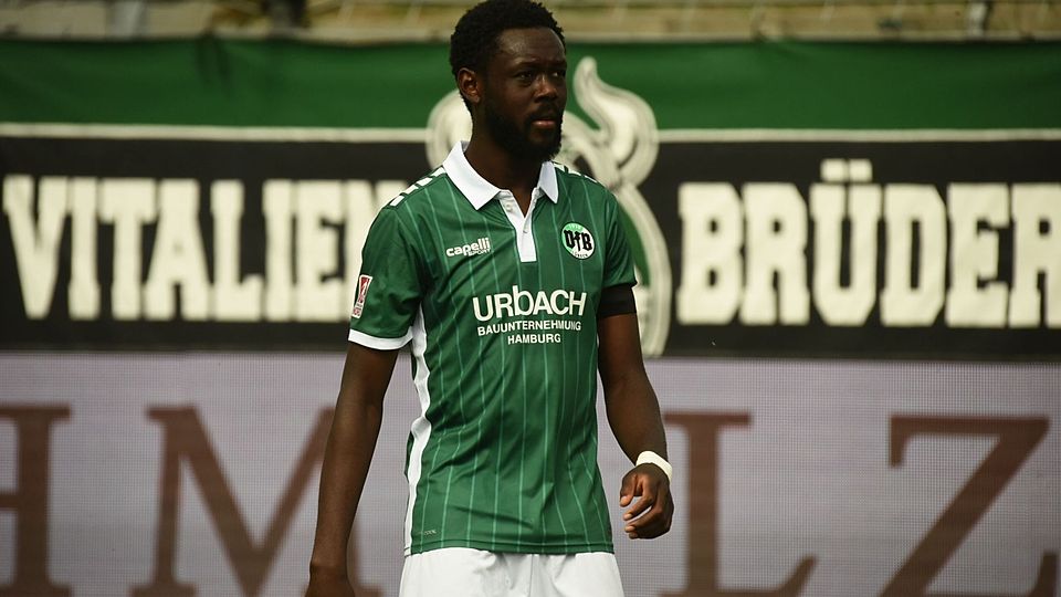 Ware Pakia bleibt dem VfB Lübeck erhalten.