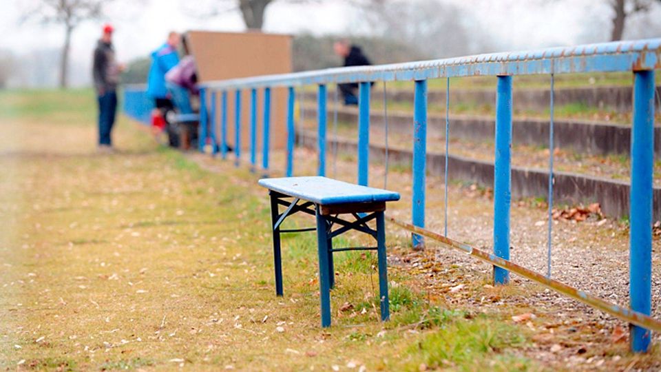 Bei vier Klubs ist die Trainerbank vorerst leer. | Symbolfoto: Meinrad Schön