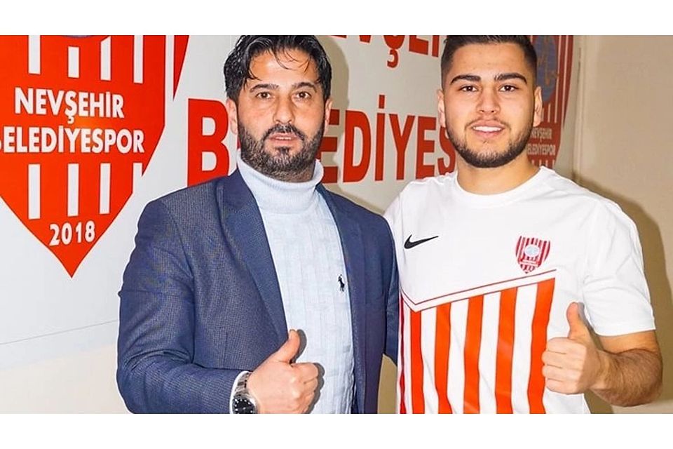Osman  Güraltunkeser (re.) soll seinen neuen Verein vor dem Abstieg aus der 4. türkischen Liga retten.