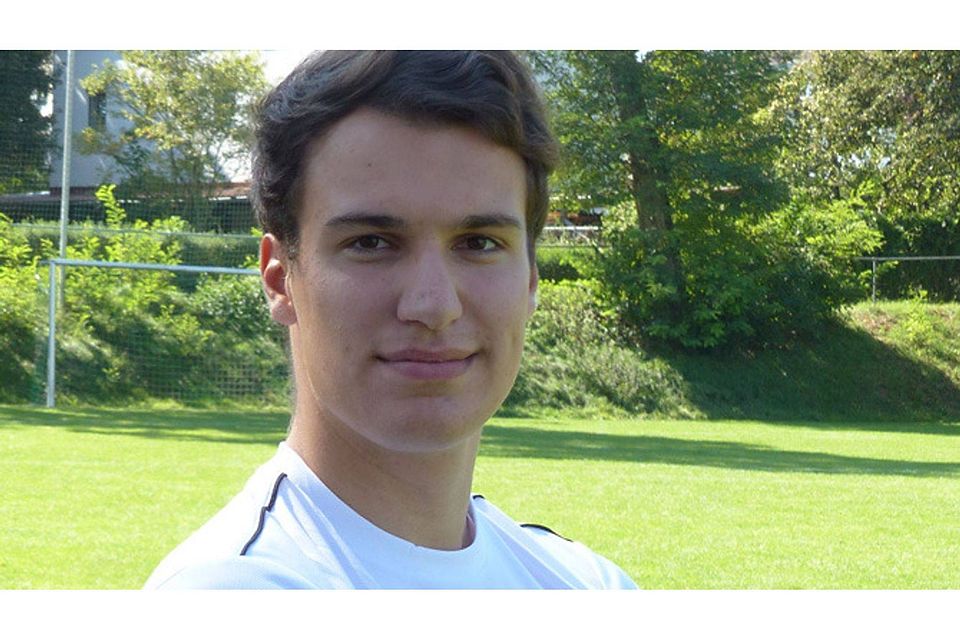 Dominic Schermbach traf für den TSV Au in der dritten Minute der Nachspielzeit per Elfmeter zum 3:3-Endstand gegen den TSV Nandlstadt. F: TSV Au in der Hallertau Dominic Schermbach traf für den TSV Au in der dritten Minute der Nachspielzeit per Elfmeter zum 3:3-Endstand gegen den TSV Nandlstadt. F: TSV Au in der Hallertau