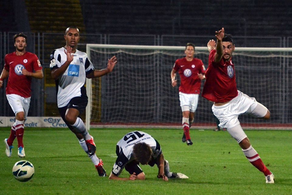 <b>F: Christian Hedler</b> <b>F: Christian Hedler</b>