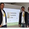 Das neueste Projekt von Ben Rückerl (links) und Stefan Plötz ist die Bananenflankenliga, die auch der SSV Jahn (rechts Geschäftsführer Johannes Baumeister) als Kooperationspartner stark unterstützt.  Foto: Wotruba