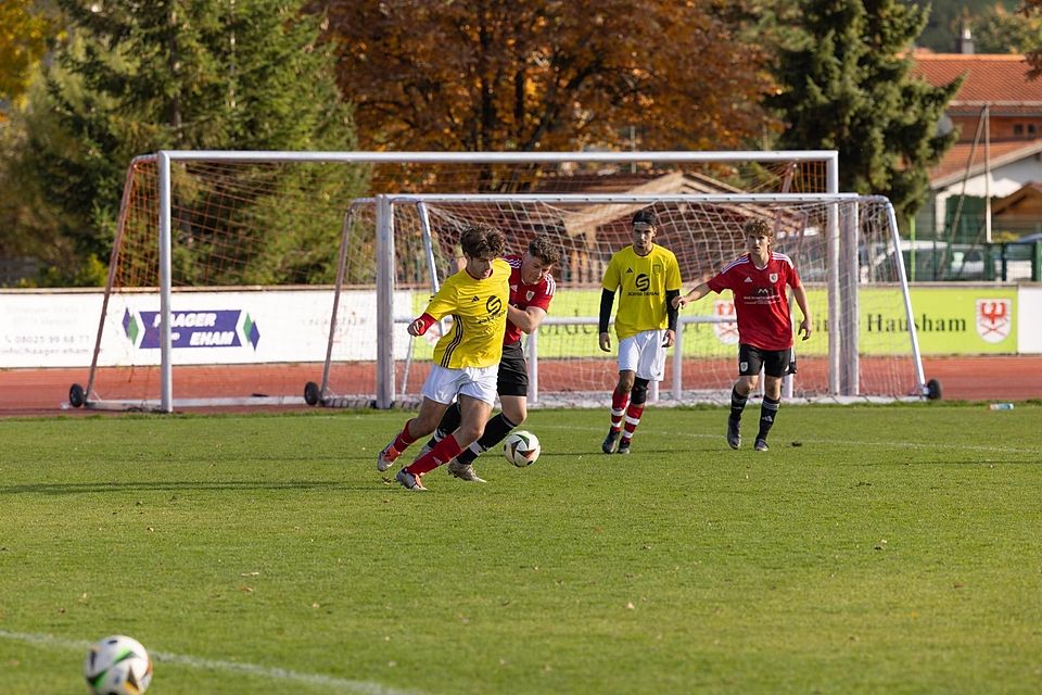 Fußball Kreisklasse 4 SpieleFoto: SG Hausham - DJK Darching, Foto: Hanna Braun, am Ball: Hausham 16 Johannes Köstler, Darching 18 Markus Leitner Fußball Kreisklasse 4 SpieleFoto: SG Hausham - DJK Darching, Foto: Hanna Braun, am Ball: Hausham 16 Johannes Köstler, Darching 18 Markus Leitner