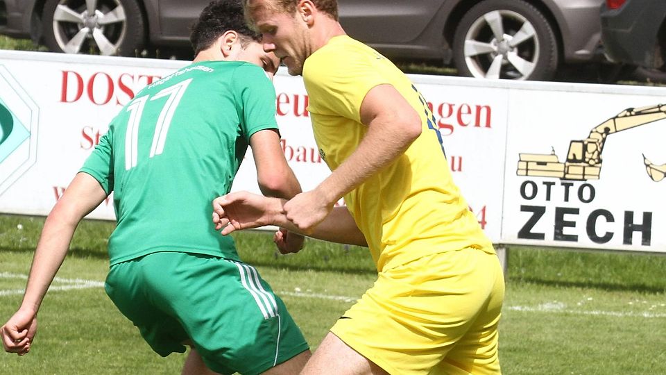 Nach einem 0:2-Rückstand schafften Tobias Racki (links) und der TSV Hilgertshausen in Haimhausen (im Bild Carl Erlebach) noch ein 2:2.