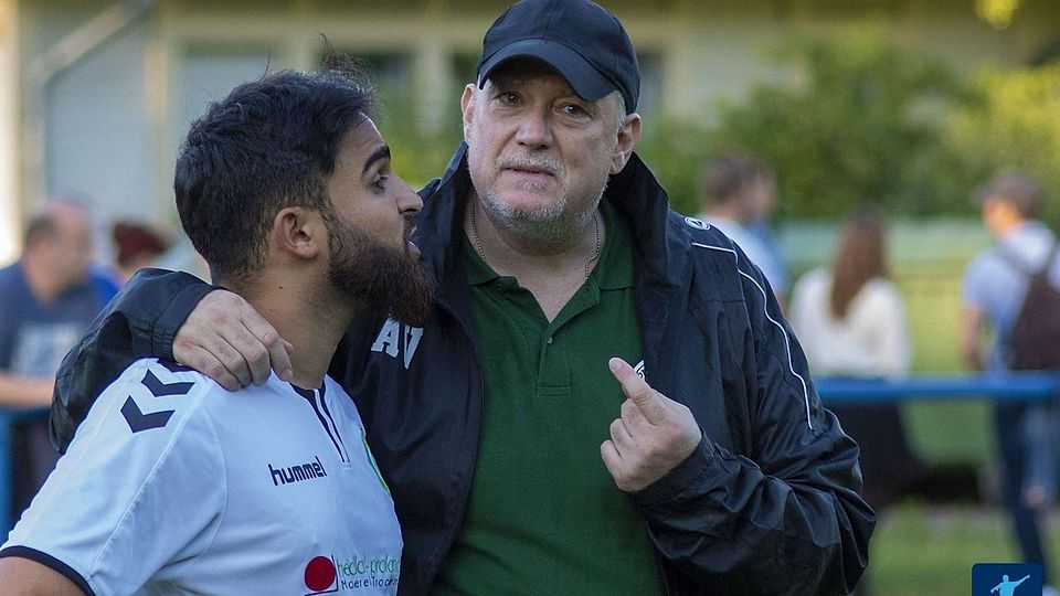 Ramy Raychouni in intensiven Gesprächen mit seinem Trainer. 