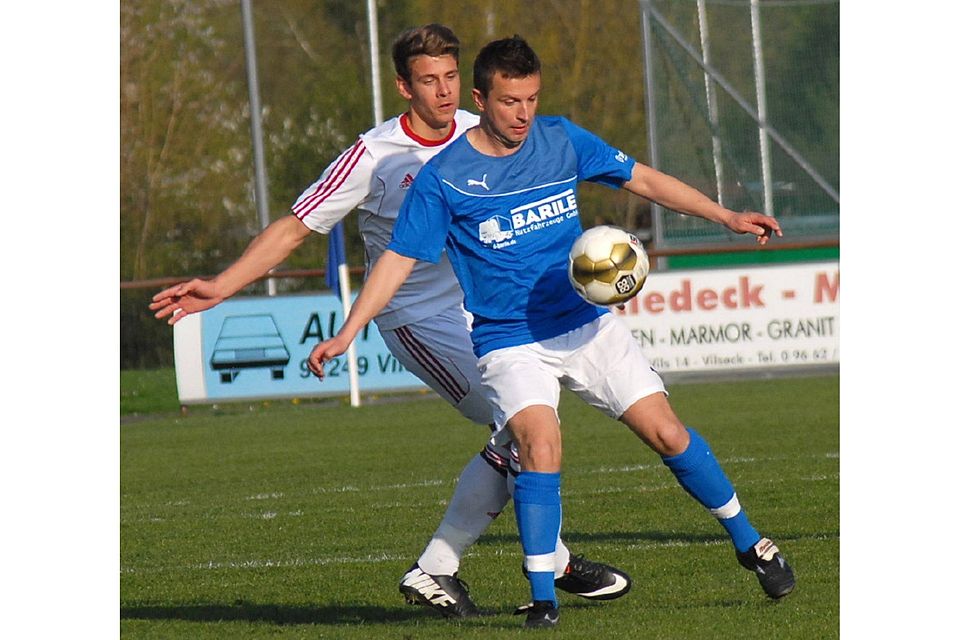 Der FV Vilseck (in Blau) ist einer von acht oberpfälzer Vereinen, der in der 1. BFV-Hauptrunde des Toto-Pokals an den Start geht. F: Graml