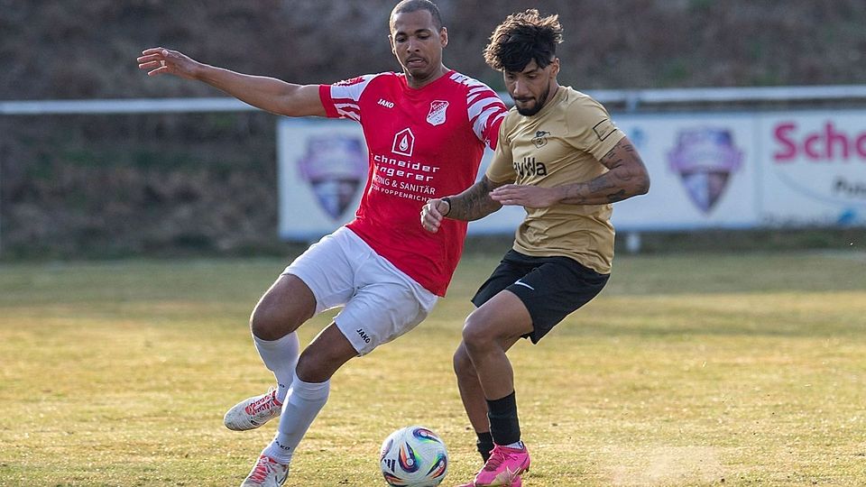 Beachtenswerte Transfers: Der ehemalige Regionalliga-Spieler Julian Ceesay (links) wechselte von Inter Bergsteig Amberg zu Ursulapoppenricht, Damion Perrin (rechts) verließ Schlicht und schlug seine Zelte beim Bayernligisten SpVgg SV Weiden auf.