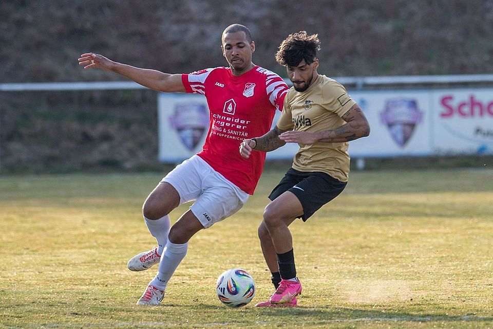 Beachtenswerte Transfers: Der ehemalige Regionalliga-Spieler Julian Ceesay (links) wechselte von Inter Bergsteig Amberg zu Ursulapoppenricht, Damion Perrin (rechts) verließ Schlicht und schlug seine Zelte beim Bayernligisten SpVgg SV Weiden auf.