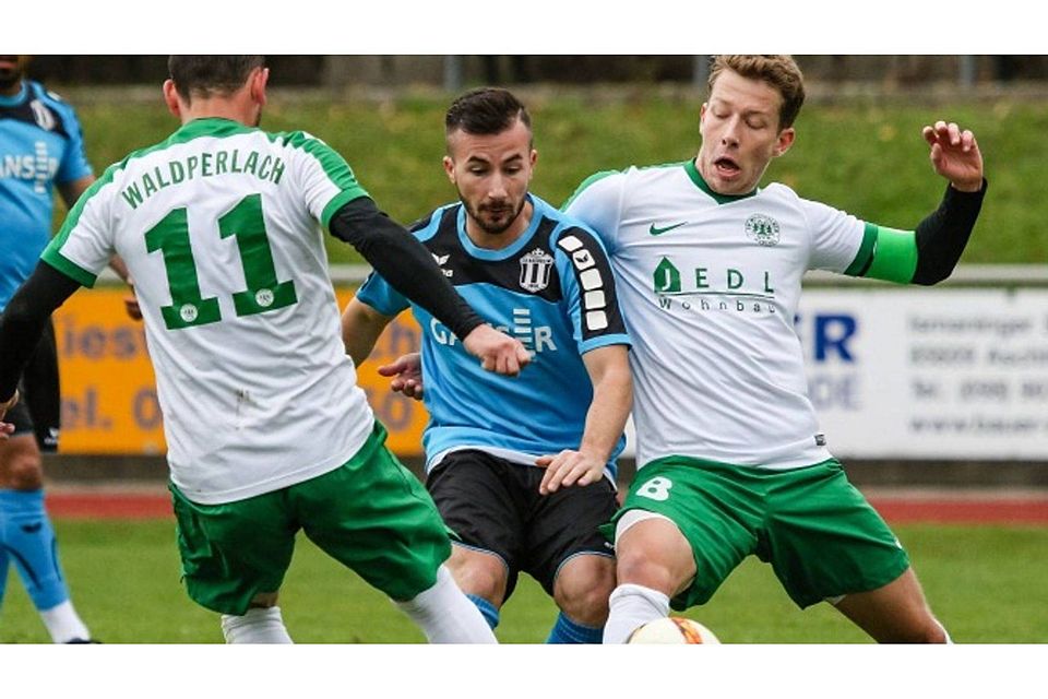 Nicht mehr im Süden: Der Aufsteiger SV Waldperlach (weiß-grün) startet in der Ostgruppe in die Bezirksliga. Foto: Riedel