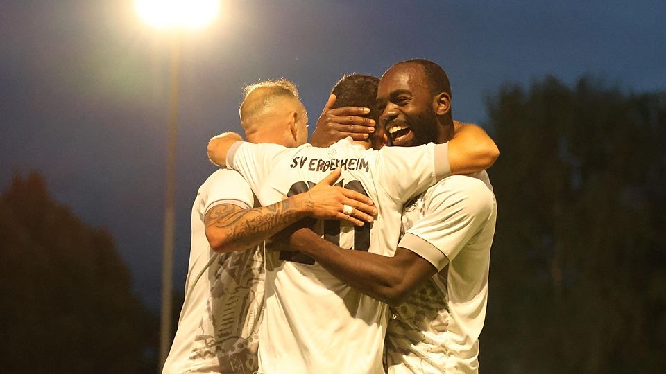 Der SV Erbenheim schaltet in der ersten Runde des Wiesbadener Kreispokals den Verbandsligisten SV Wiesbaden aus.