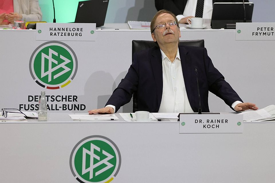Schwere Niederlage: Dr. Rainer Koch verlor seinen Platz im DFB-Präsidium – seine Zukunft als Fußball-Funktionär ist ungewiss.